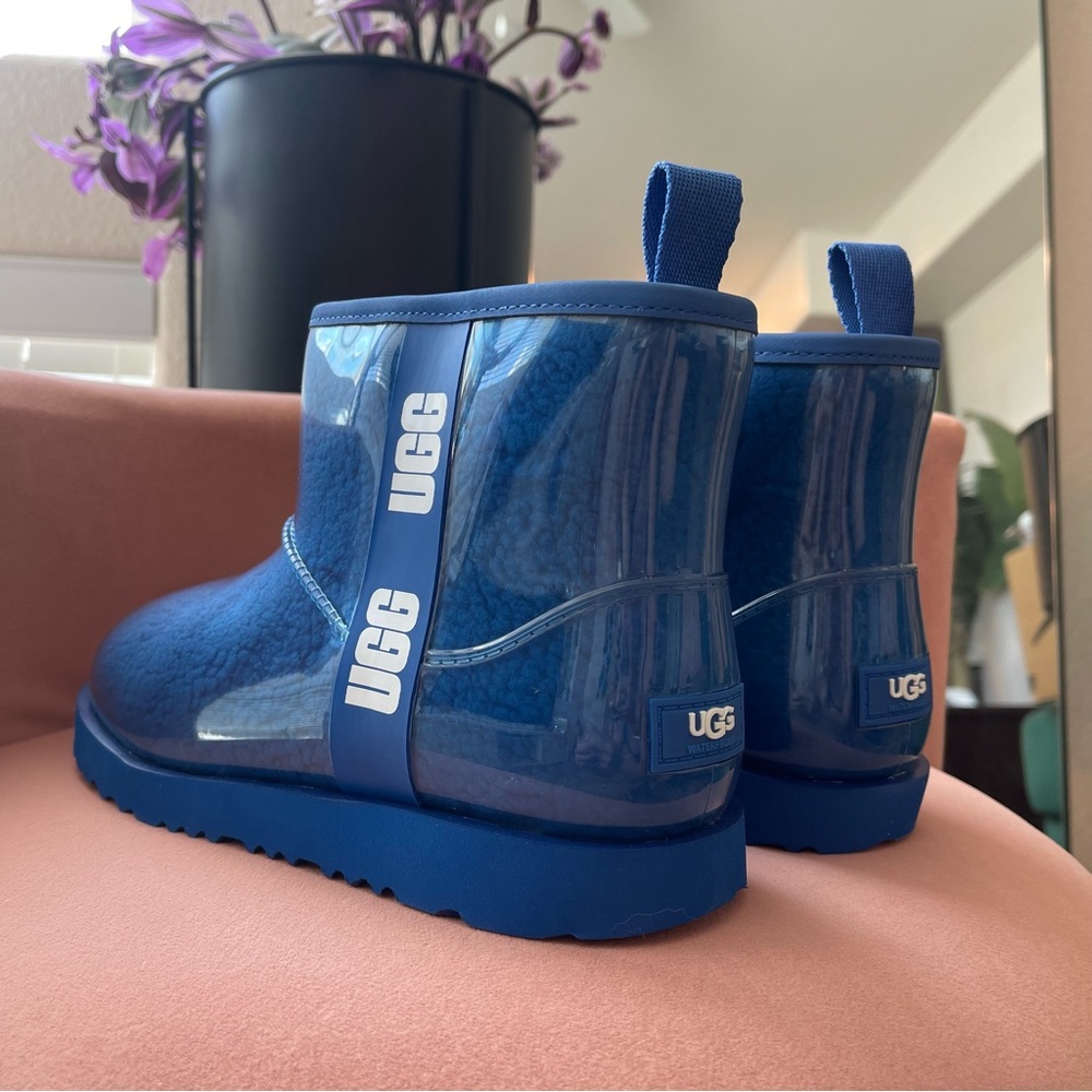 Like New UGG Women Classic Mini Waterproof Clear Boots Size 7 Blue with Logo